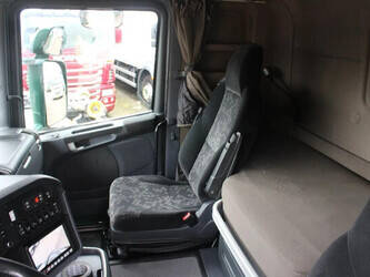 2015-scania-r490-1428869-45818510