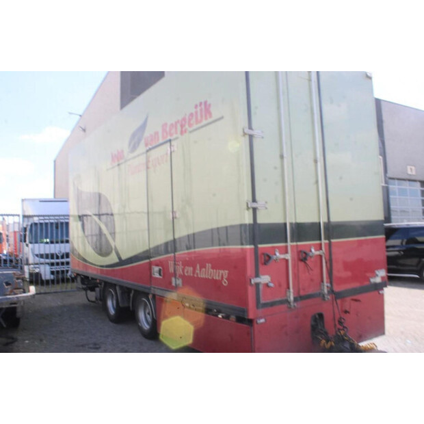 2003 فان إيك OTHERS-45818574