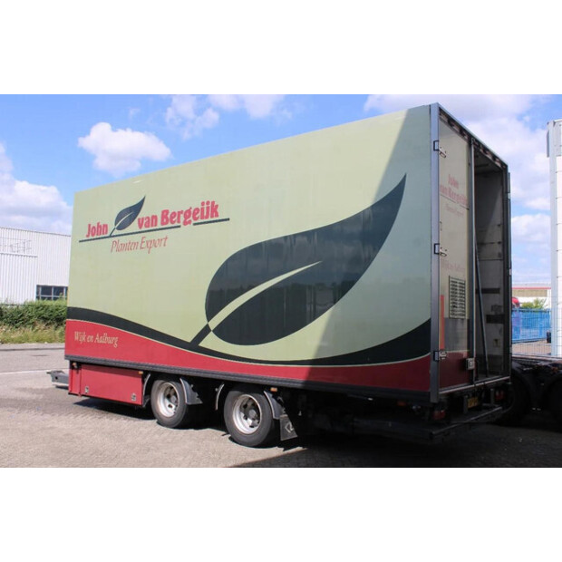 2003 فان إيك OTHERS-45818576