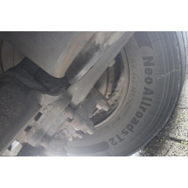 2003 فان إيك OTHERS-45818581