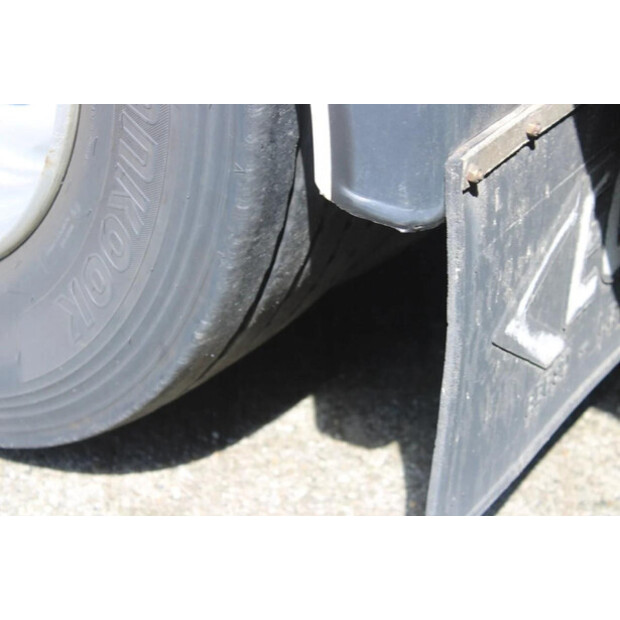 2003 فان إيك OTHERS-45818584