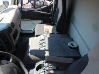 2013-renault-premium-1428872-45818614