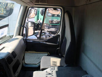 2013-renault-premium-1428872-45818616