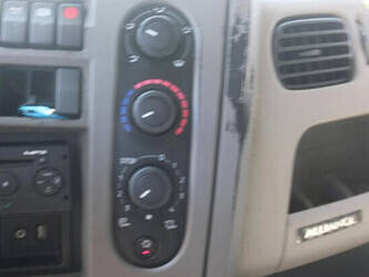 2013-renault-premium-1428872-45818619