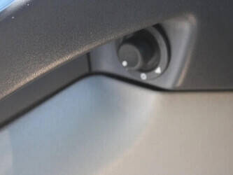 2013-renault-premium-1428872-45818633