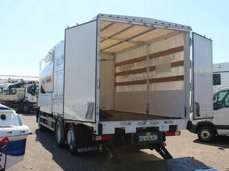 2013-renault-premium-1428873-45818640