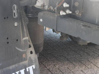 2013-renault-premium-1428873-45818648