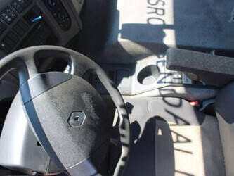 2013-renault-premium-1428873-45818660