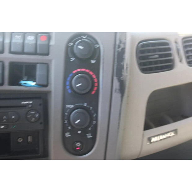 2013 Renault PREMIUM-45818664