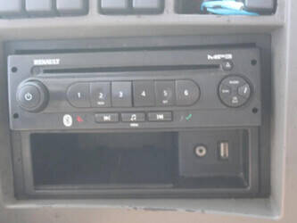 2013-renault-premium-1428873-45818665