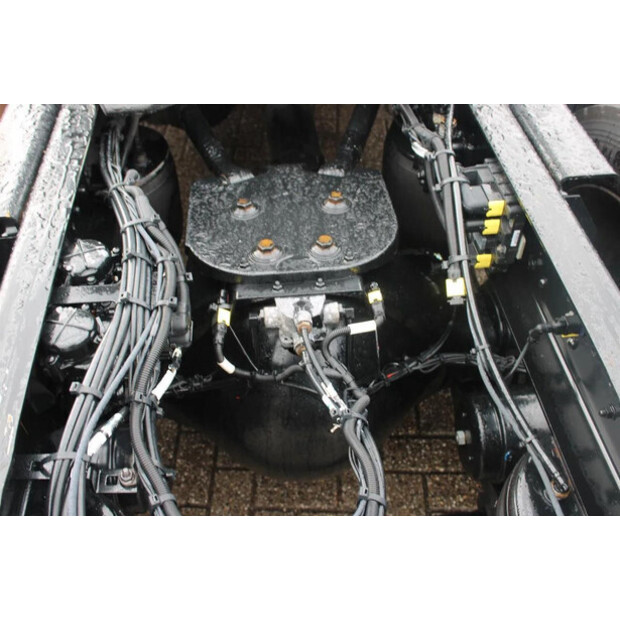 2018 داف XF 530-45818820