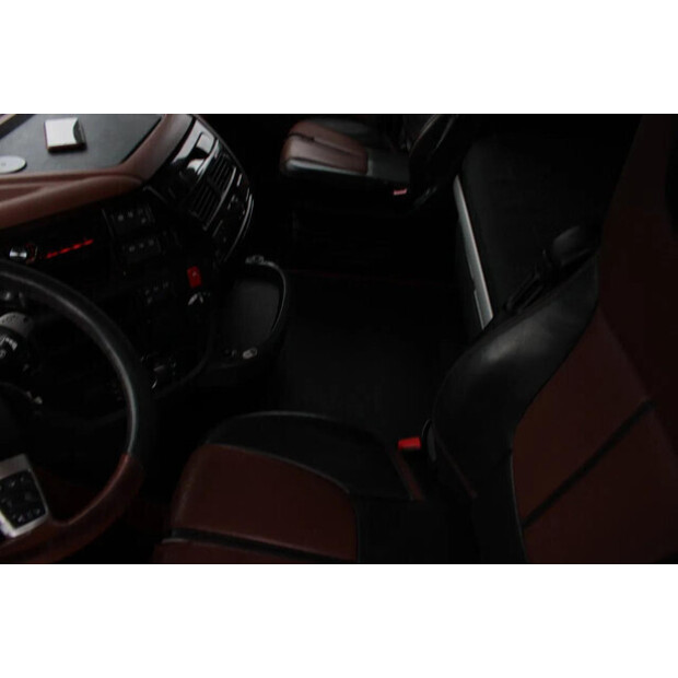 2018 داف XF 530-45818828