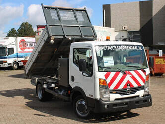 2011-nissan-45-13-45818856