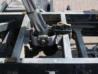 2011-nissan-45-13-45818859