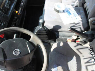 2011-nissan-45-13-45818871