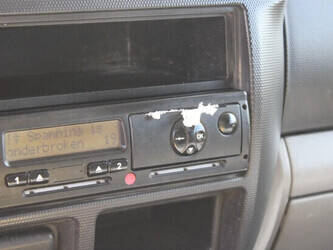 2011-nissan-45-13-45818879