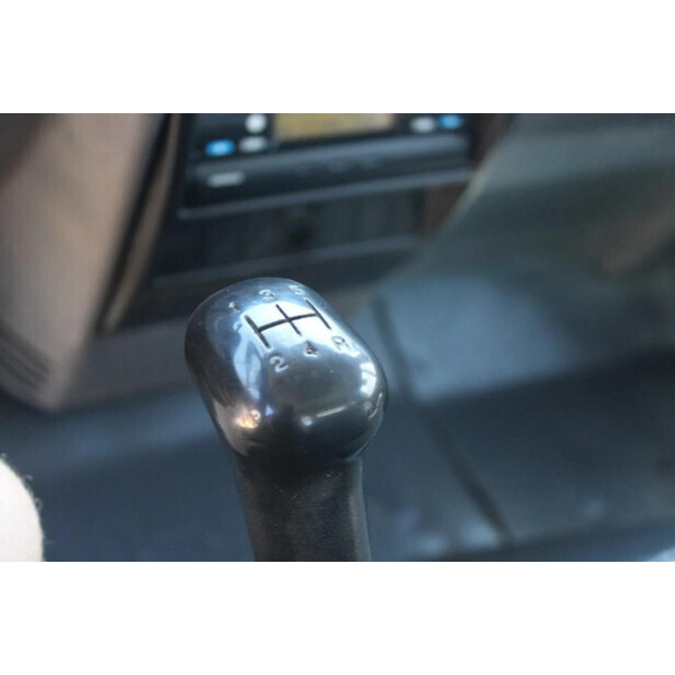 2005 NISSAN Atleon-45818906