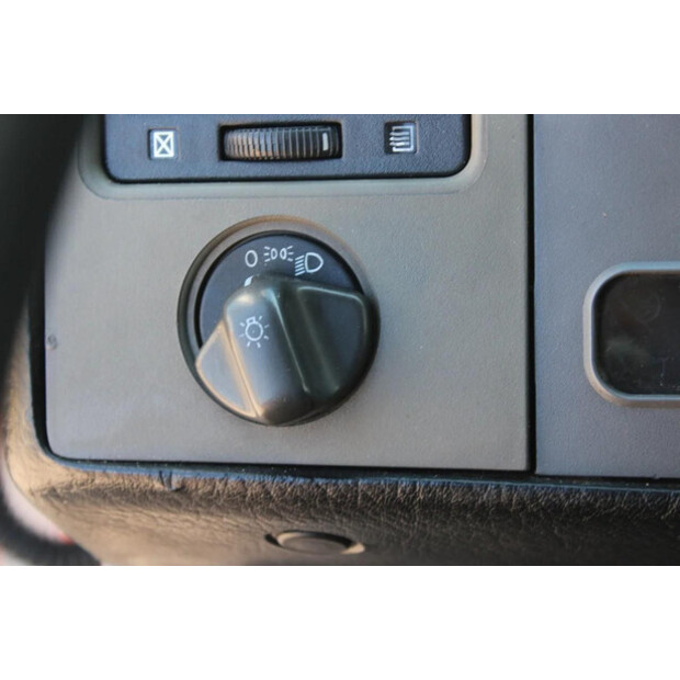 2005 NISSAN Atleon-45818912