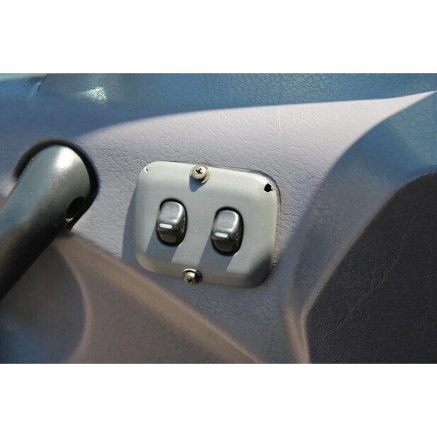 2005 NISSAN Atleon-45818915