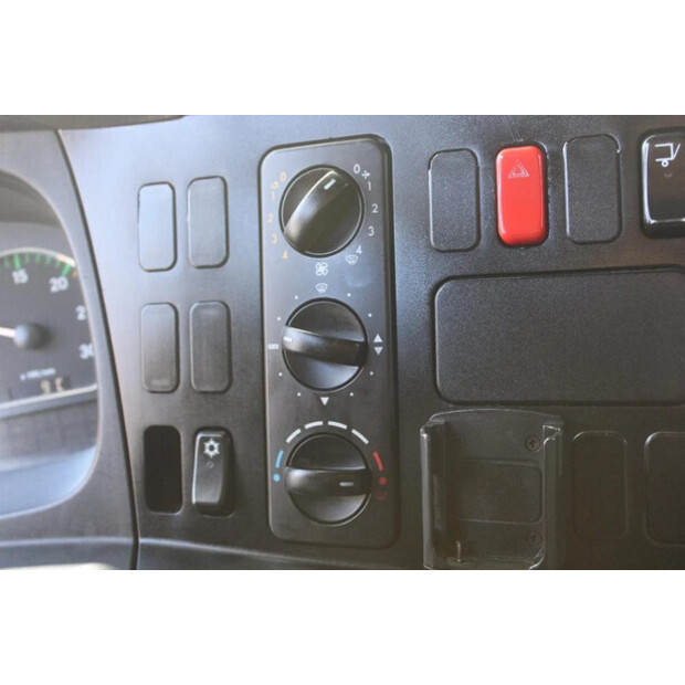 2011 مرسيدس بنز ATEGO-45818978