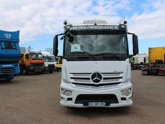 2013-mercedes-benz-antos-1428889-45819208