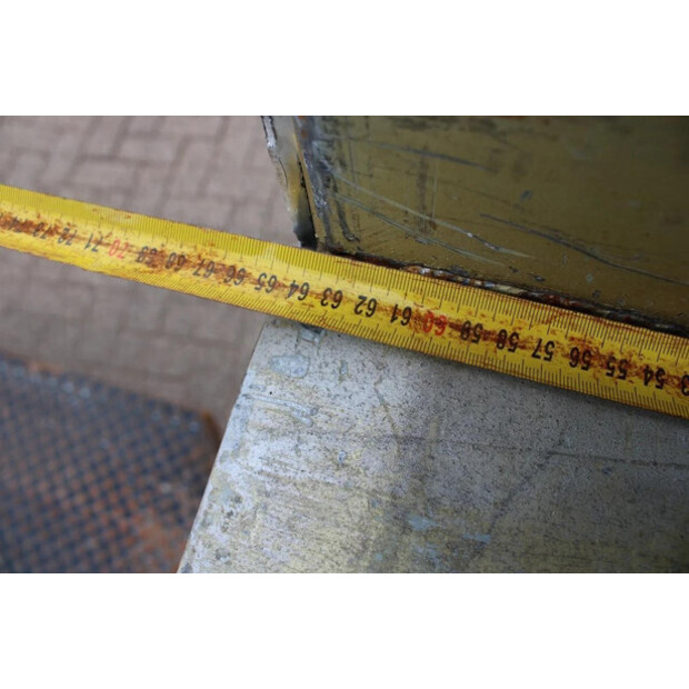 2013 مرسيدس بنز Antos-45819250