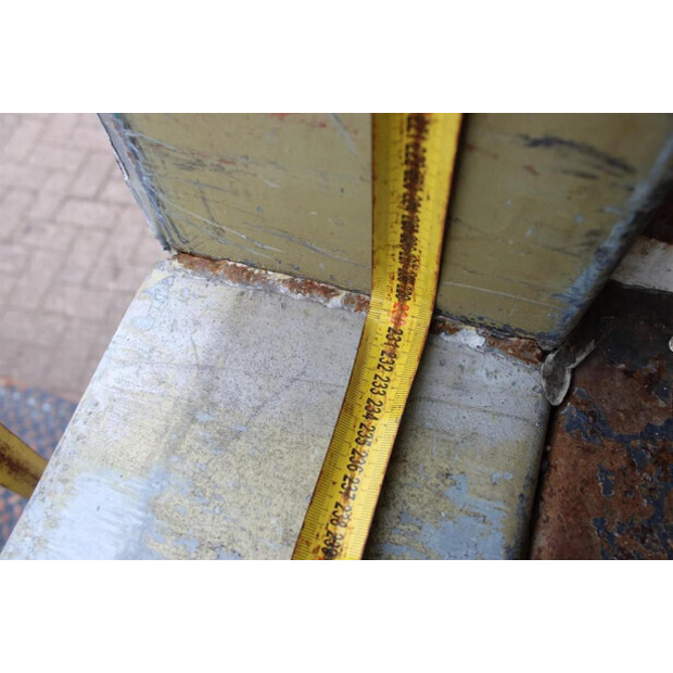 2013 مرسيدس بنز Antos-45819251