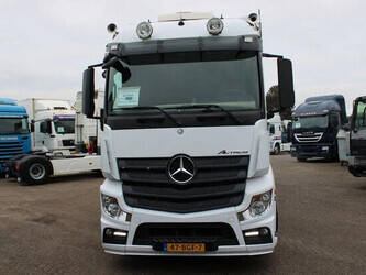 2015-mercedes-benz-actros-1428892-45819338