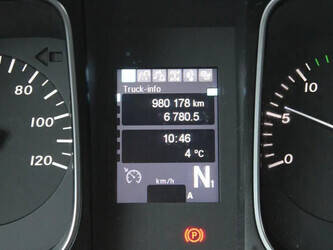 2015-mercedes-benz-actros-1428892-45819363