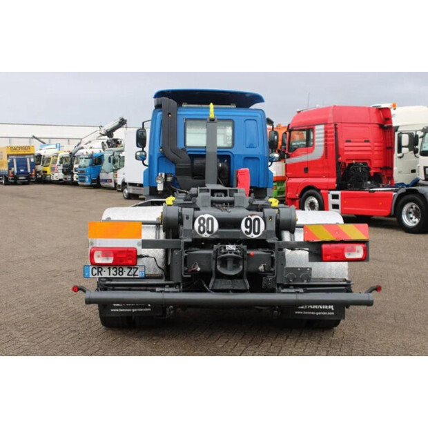 2013 DAF CF-45819625