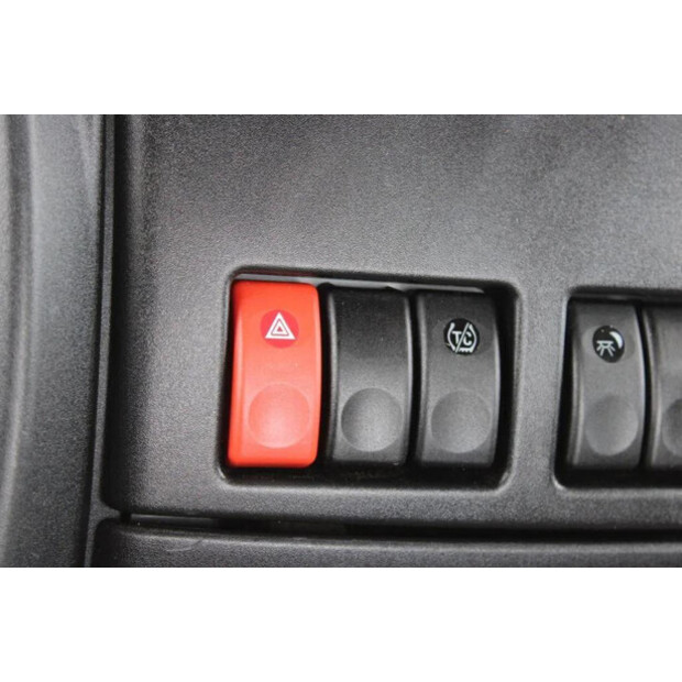 2013 DAF CF-45819649