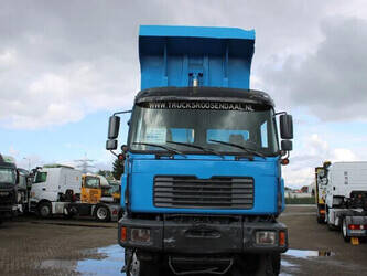 1989-man-50-45819668