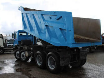 1989-man-50-45819670