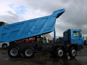 1989-man-50-45819672