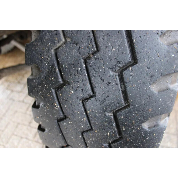 1989 مان 50-45819673