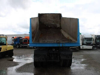 1989-man-50-45819683