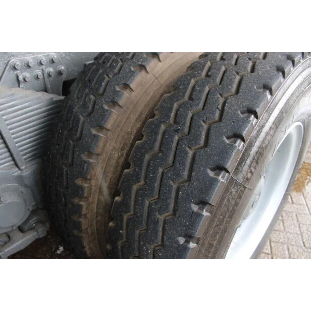 1989 مان 50-45819684