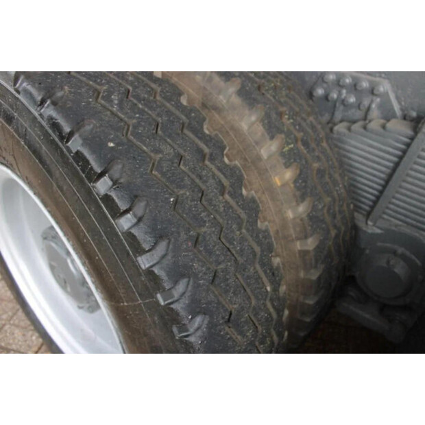 1989 مان 50-45819685