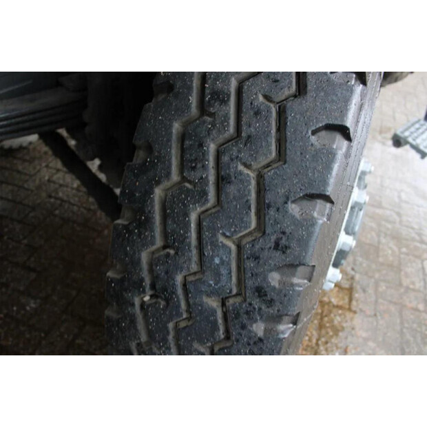 1989 مان 50-45819689