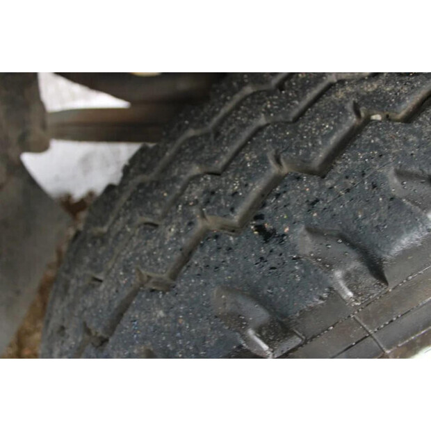 1989 مان 50-45819690