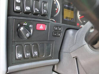 2011-scania-g-45819965