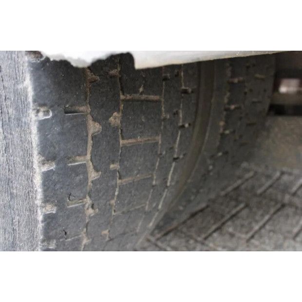 2010 Mercedes-Benz AXOR-45820033