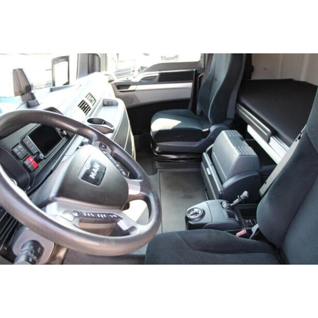 2017 MAN TGX-45820079