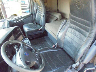 2011-scania-r730-1428917-45820297