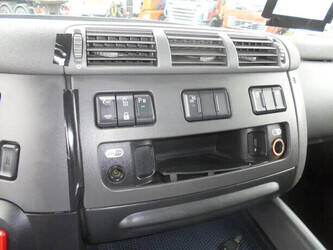 2014-daf-cf400-1428920-45820423