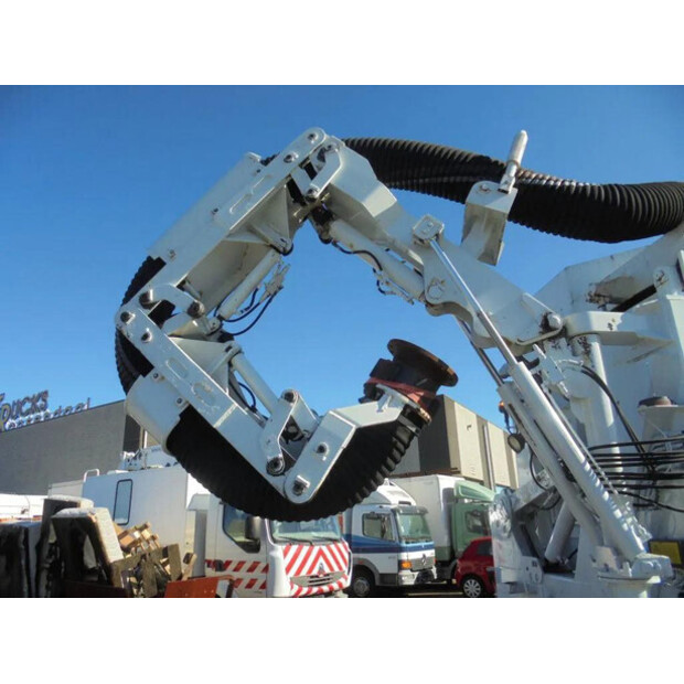 2013 Iveco TRAKKER 450-45820470