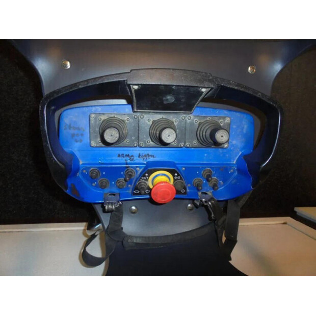 2013 Iveco TRAKKER 450-45820476