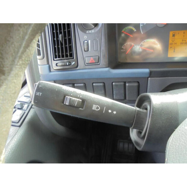 2006 فولفو FM-45820754