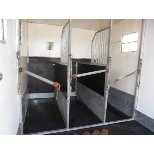 2006 فولفو FM-45820758