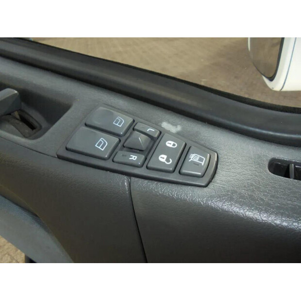 2006 فولفو FM-45820763